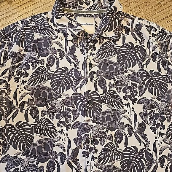 Tommy Bahama silk turtle Hawaiian shirt size L - Picture 2 of 11